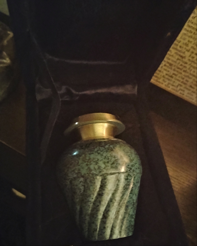 The urn of an ex Nazi