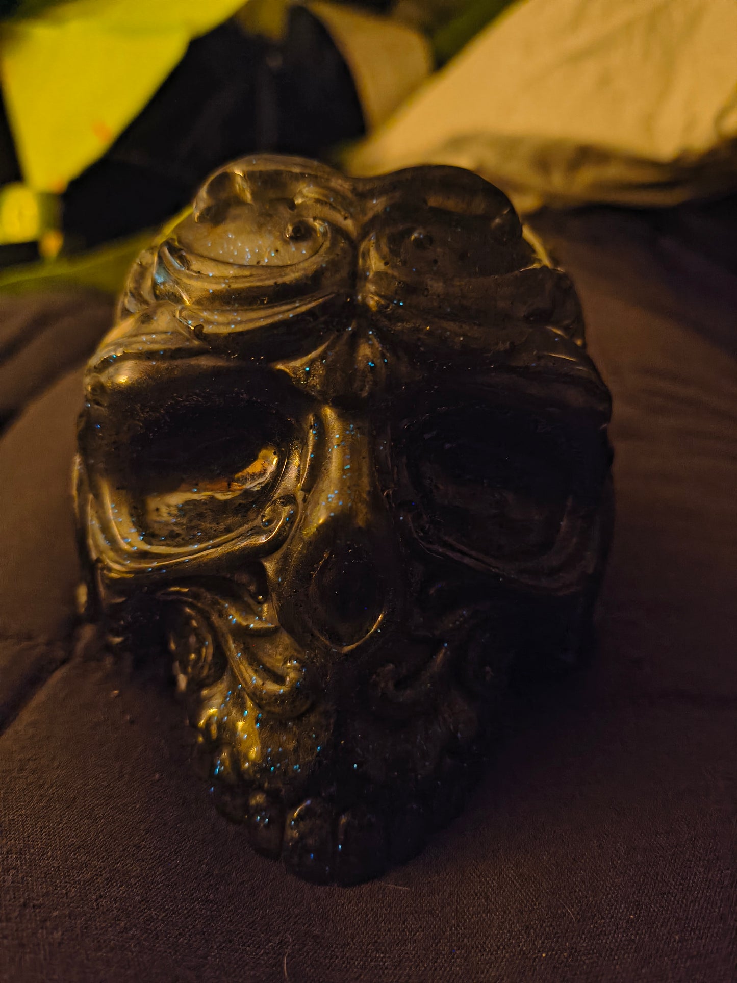Resin skull holders