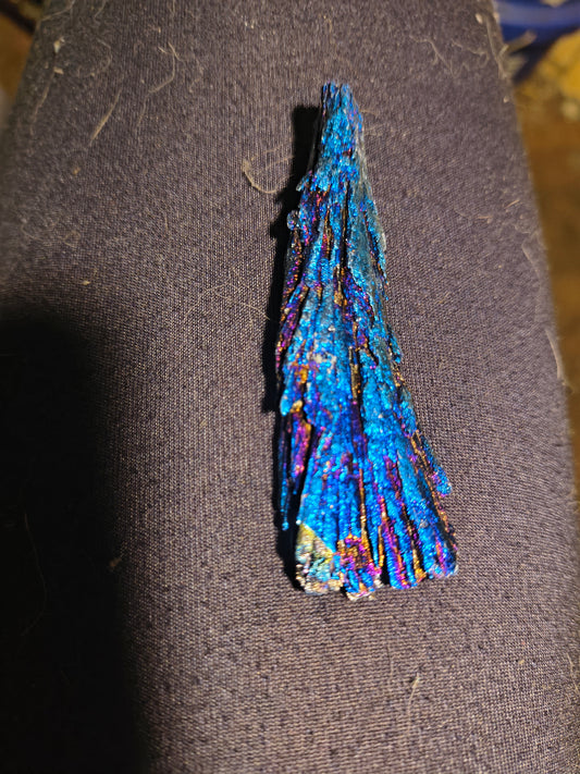 Titanium Aura Black Kyanite